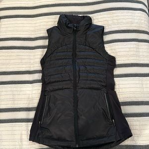 Size 6 Lululemon women’s vest